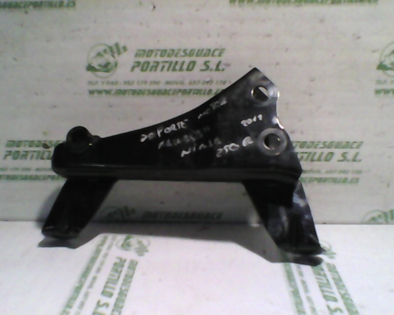 Soporte de motor Kawasaki Ninja R  250 (2008-2012)