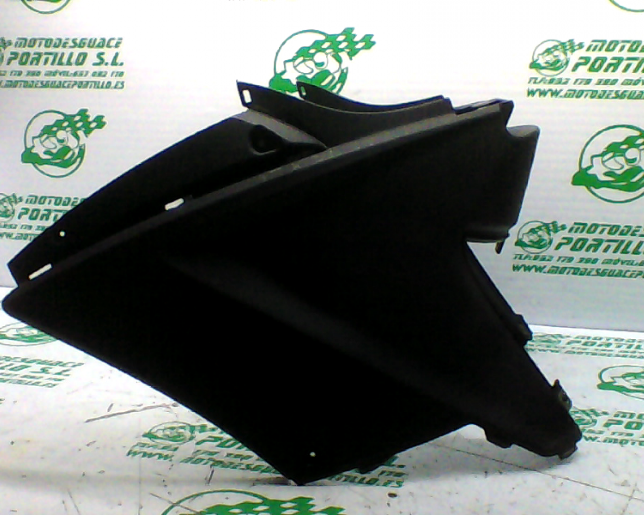 Carcasa bajo asiento Kymco Agility city  125 (2009-2012)