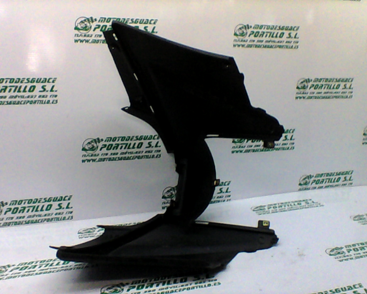 Carcasa bajo asiento Kymco Agility city  125 (2009-2012)