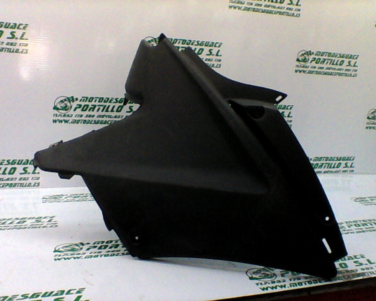 Carcasa bajo asiento Kymco Agility city  125 (2009-2012)