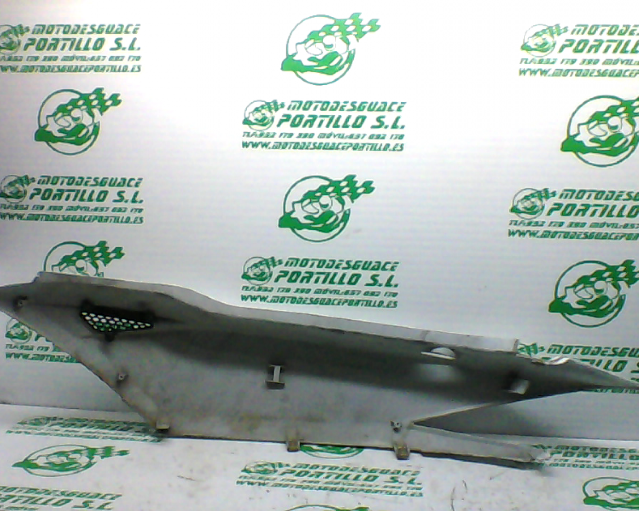 Carcasa bajo asiento derecho Kymco Agility city  125 (2009-2012)