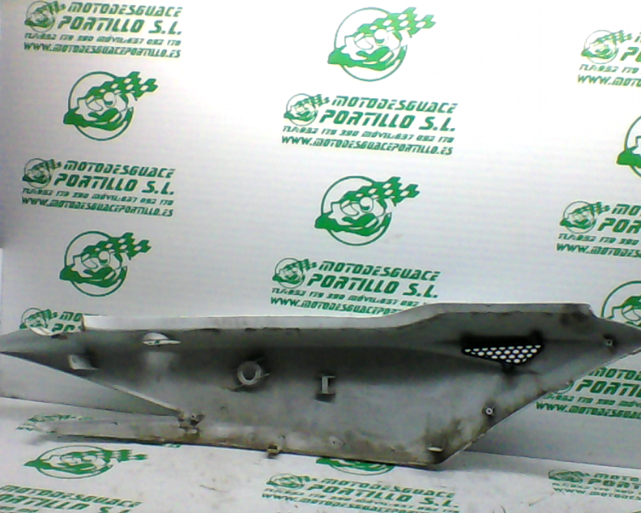 Carcasa bajo asiento izquierdo Kymco Agility city  125 (2009-2012)