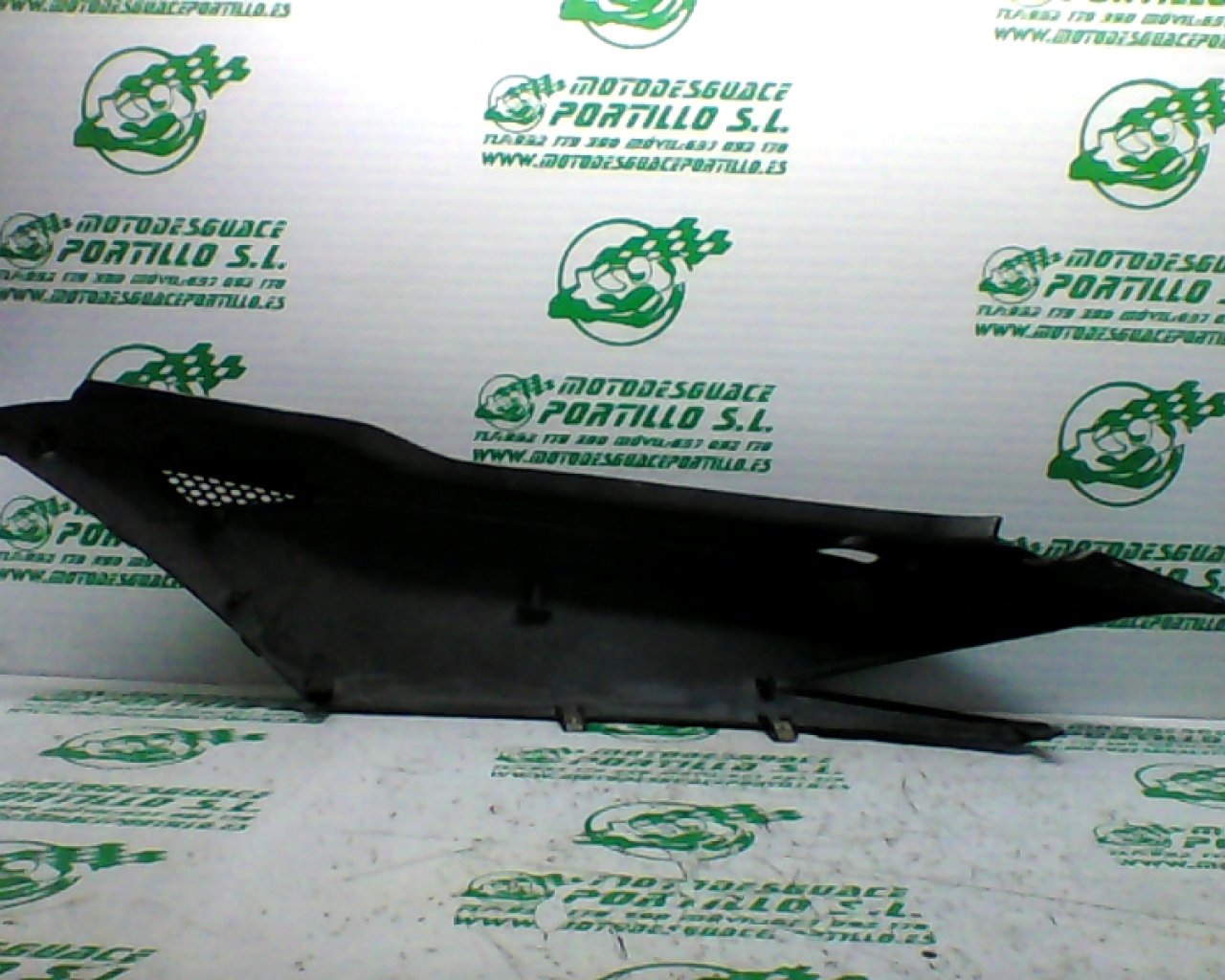 Carcasa lateral trasera derecha Kymco Agility city  125 (2009-2012)