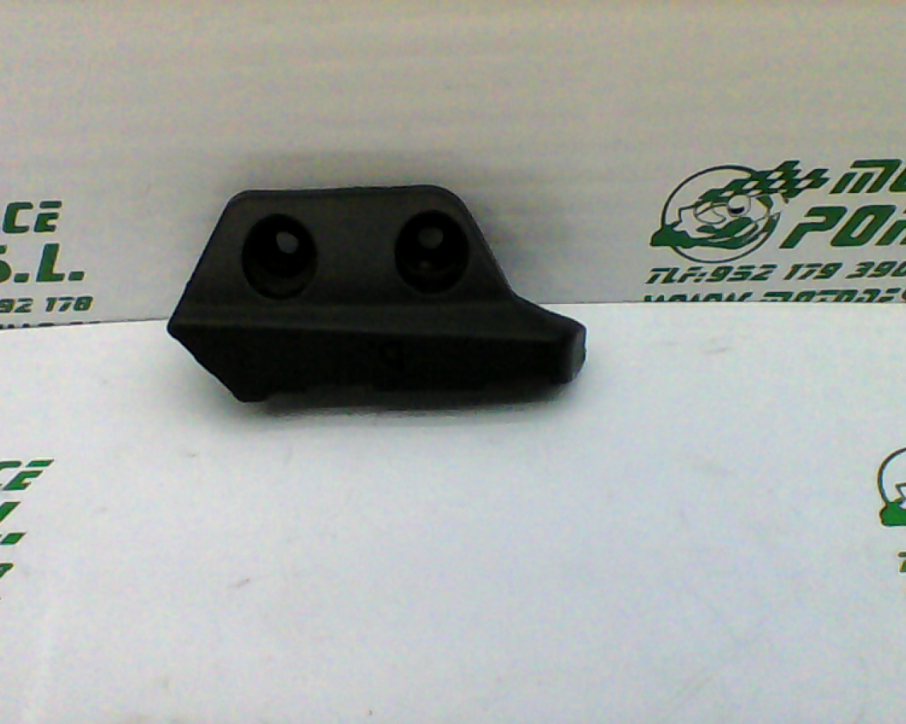 Embellecedor de reposapie derecho Kymco Agility city  125 (2009-2012)