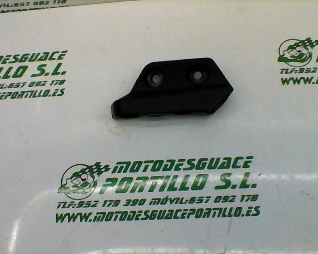Embellecedor de reposapie izquierdo Kymco Agility city  125 (2009-2012)