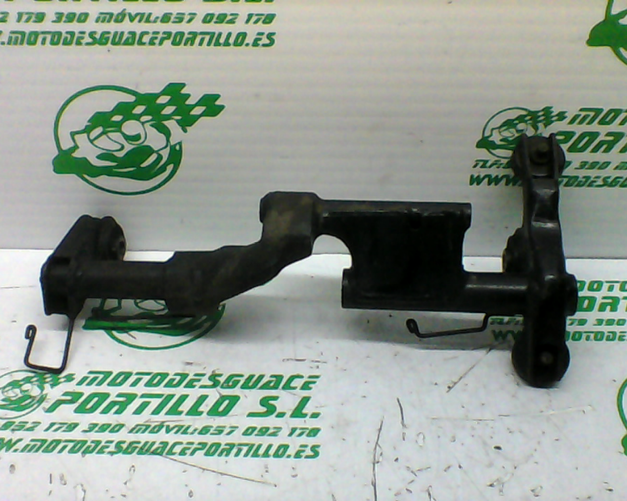 Soporte de motor Kymco Agility city  125 (2009-2012)