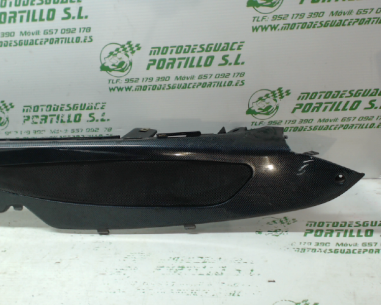 Carcasa lateral derecha Kymco Bet&win 125 (2002-2005)