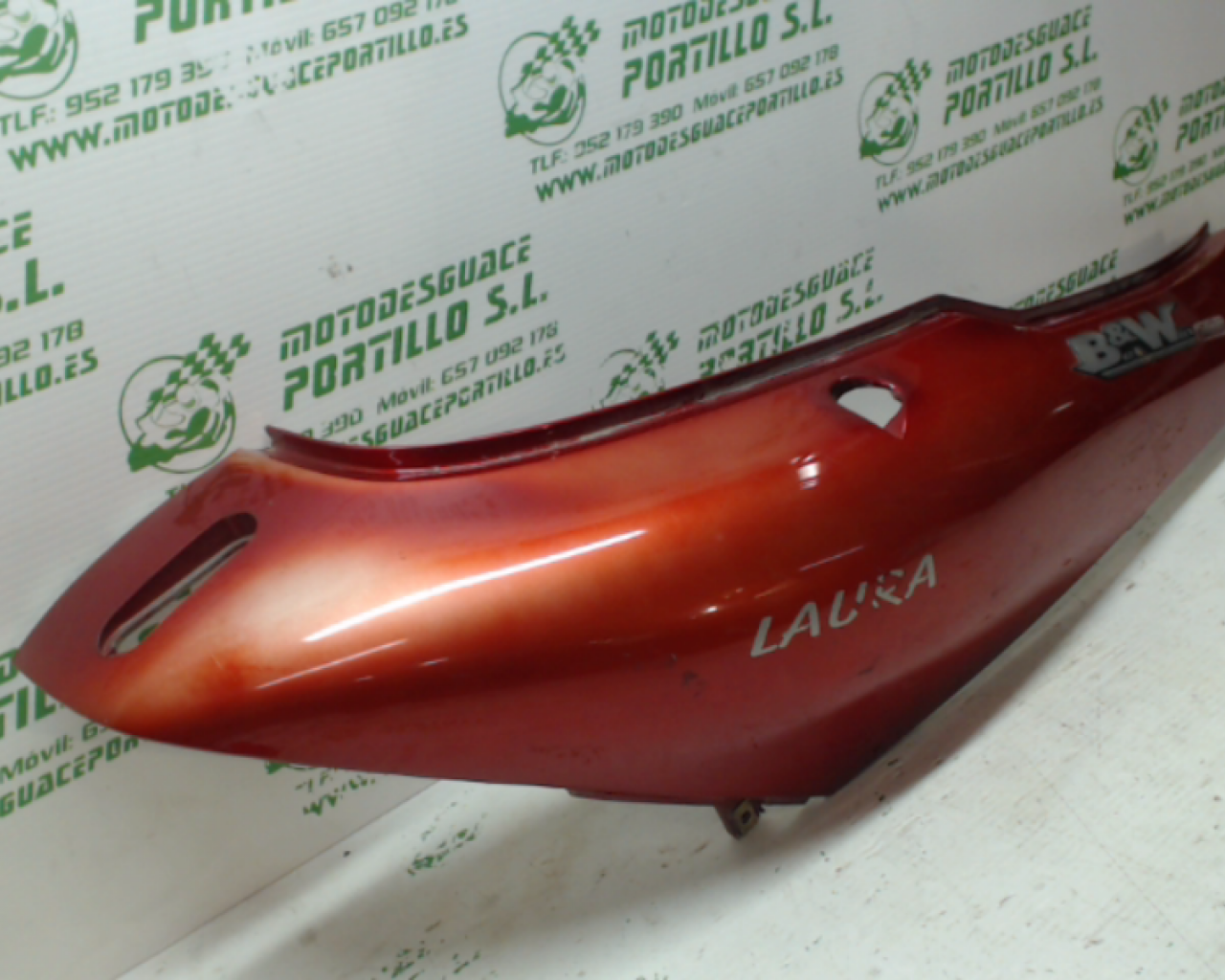 Carcasa lateral trasera derecha Kymco Bet&win 125 (2002-2005)