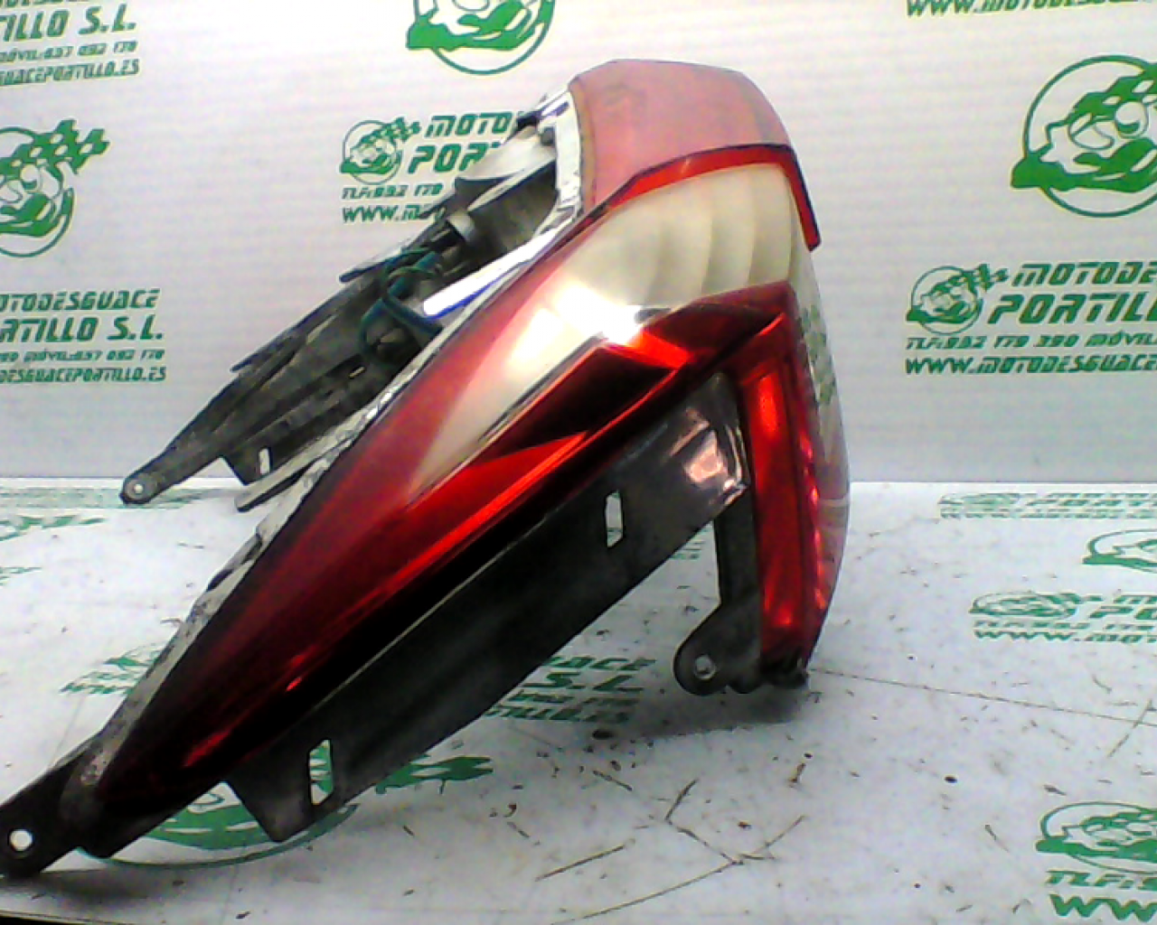 Piloto trasero Kymco Super Dink 125 (2010-2011)