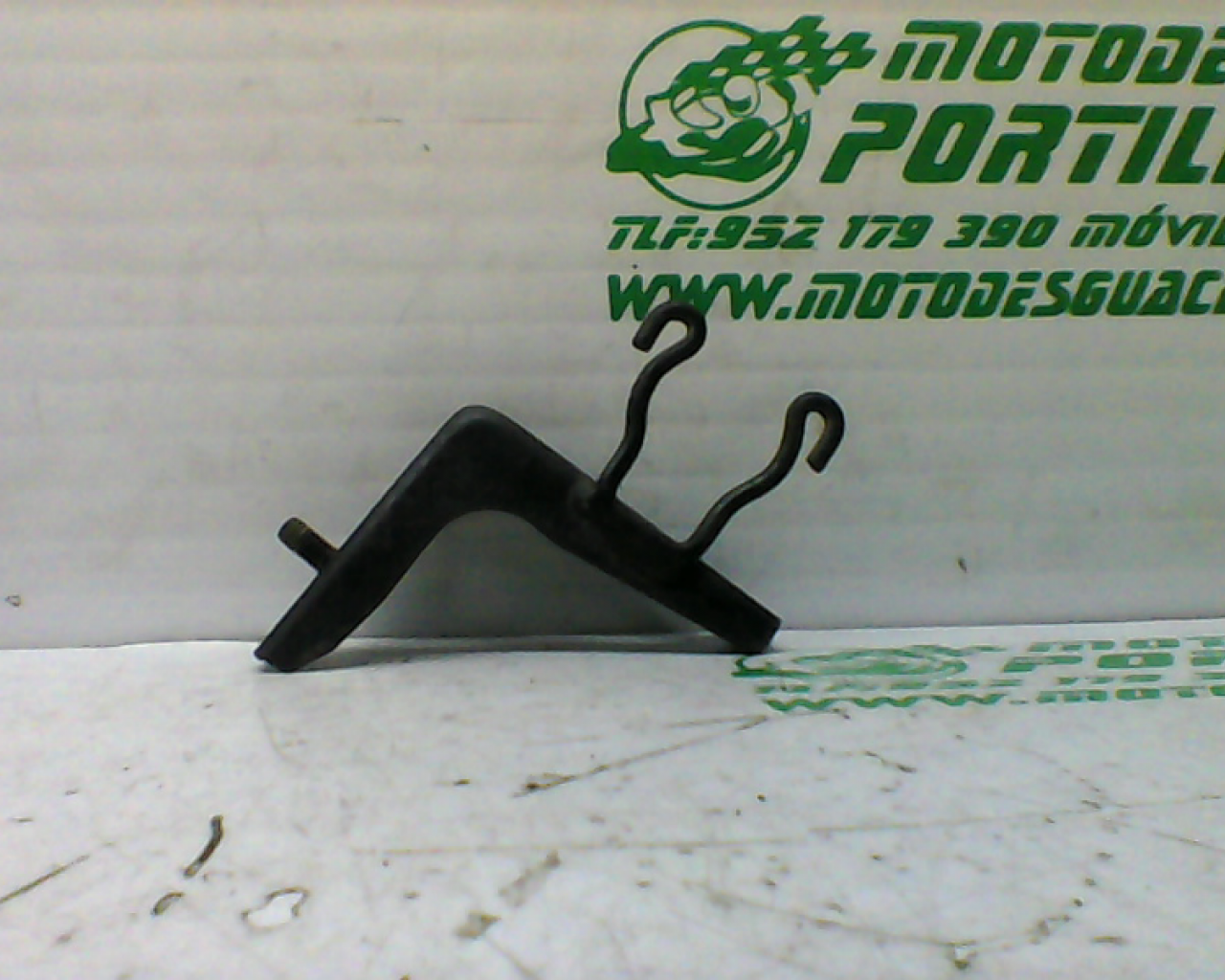 Soporte deposito de gasolina Kymco Super Dink 125 (2010-2011)