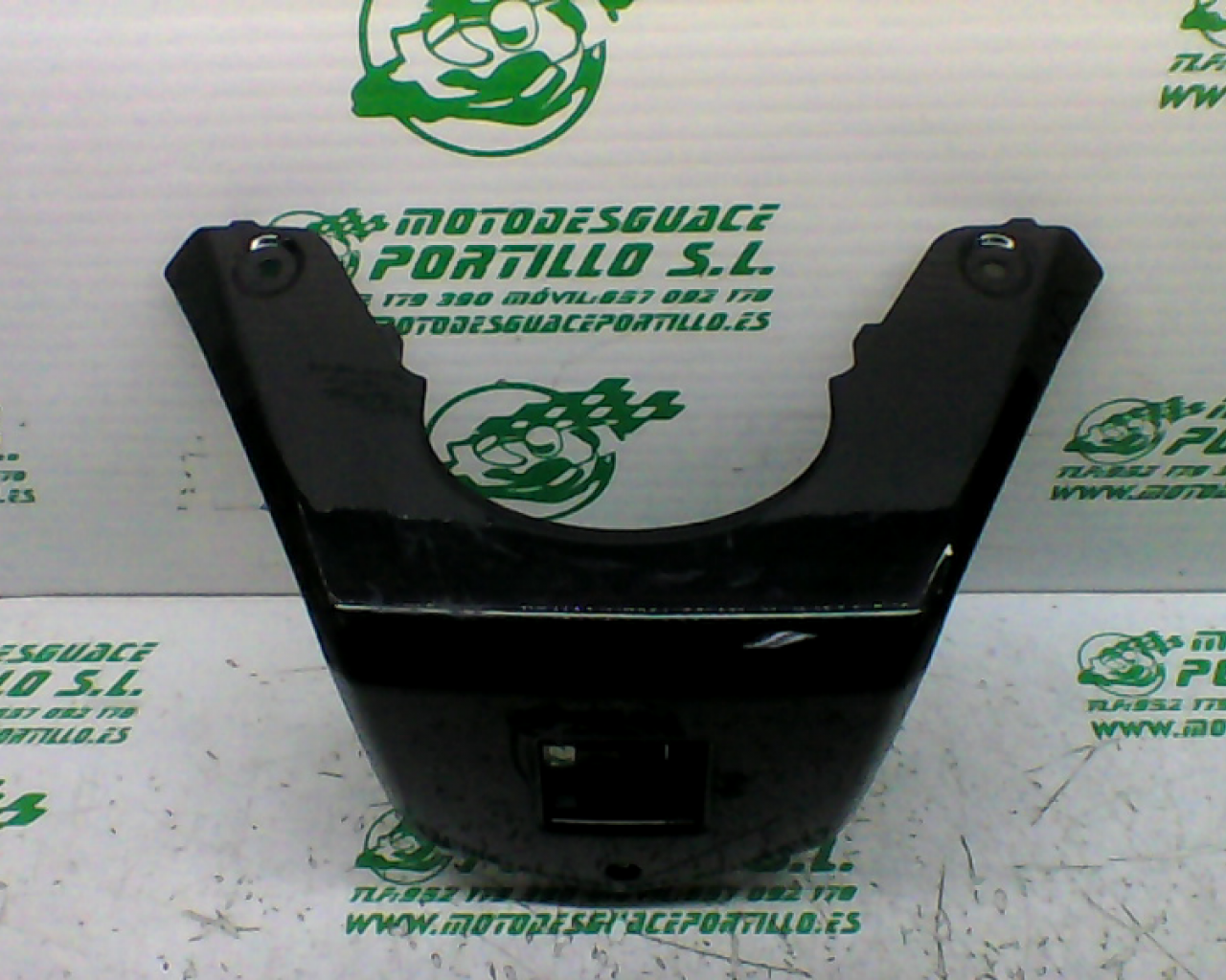 Embellecedor de contraescudo Kymco super dink 300 i (2010-2012)