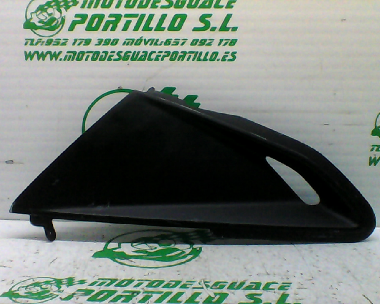 Entrada de aire lateral derecha Kymco super dink 300 i (2010-2012)