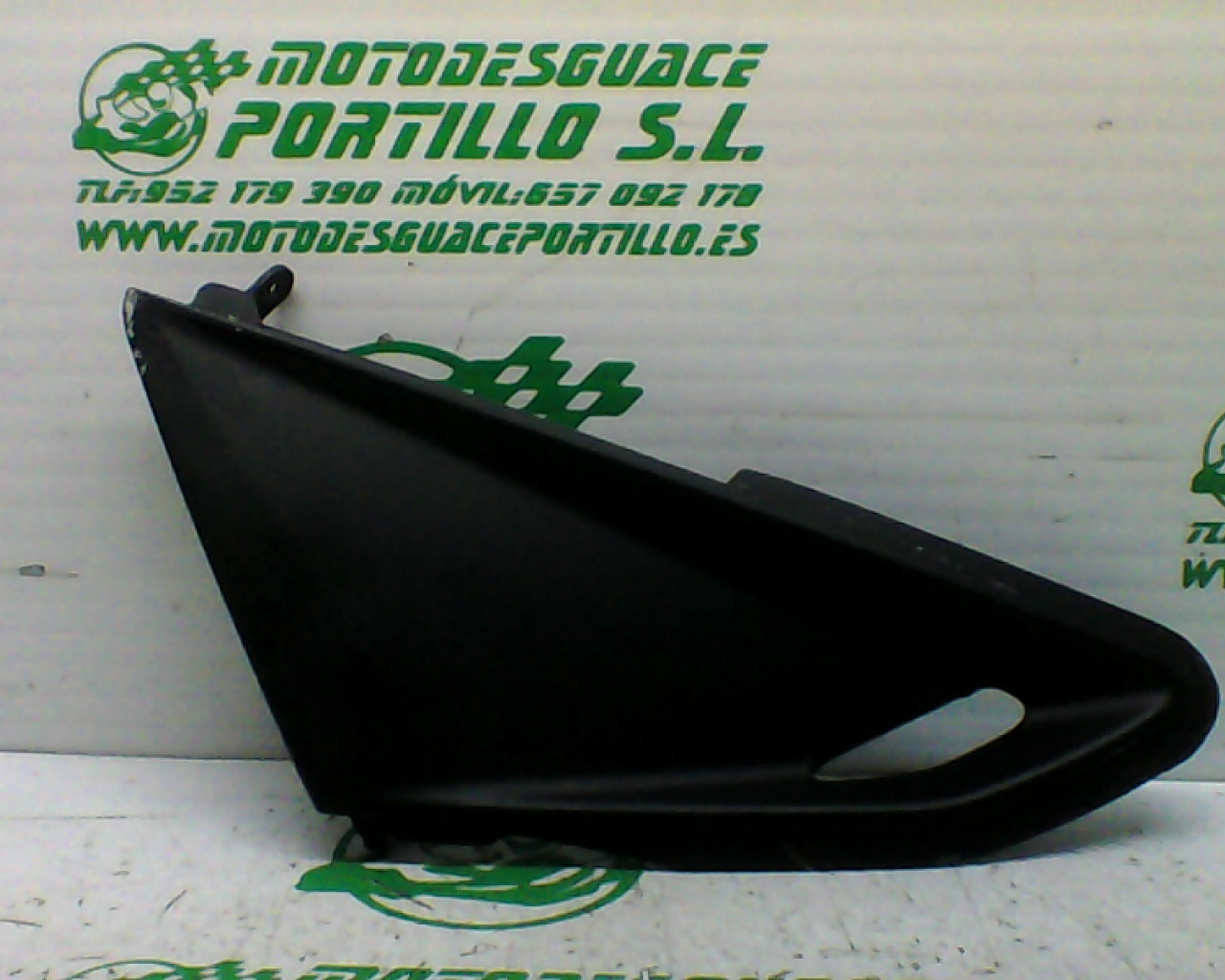 Entrada de aire lateral Izquierda Kymco super dink 300 i (2010-2012)