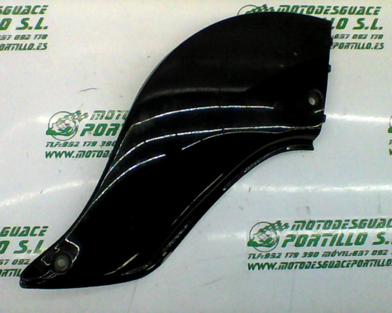 Carcasa lateral trasera derecha Kymco VENOX 250 (2005-2007)