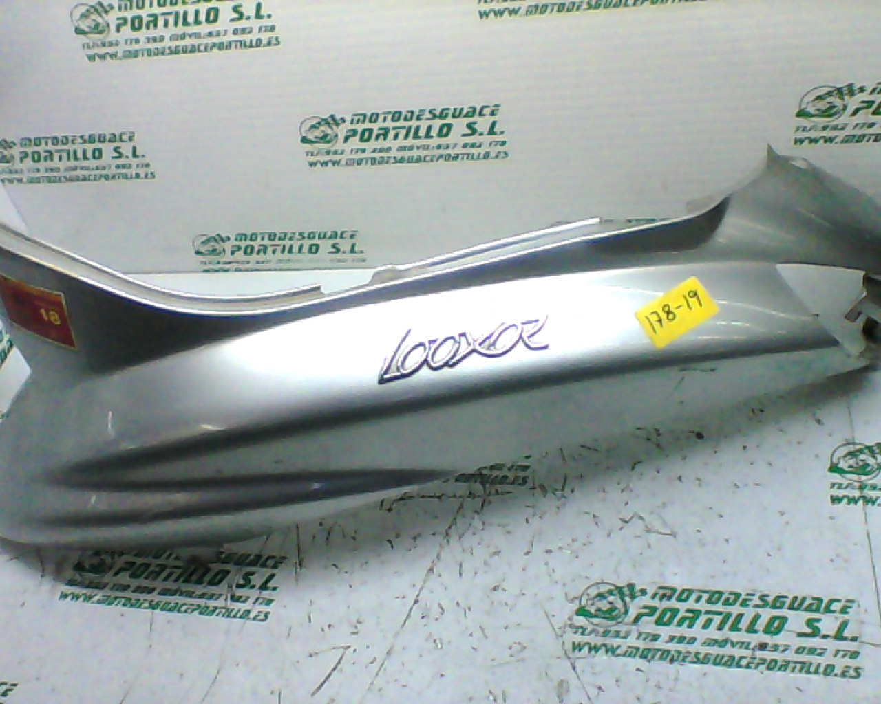 Carcasa lateral trasera izquierda Peugeot LOOXOR 125 (2005-2007)