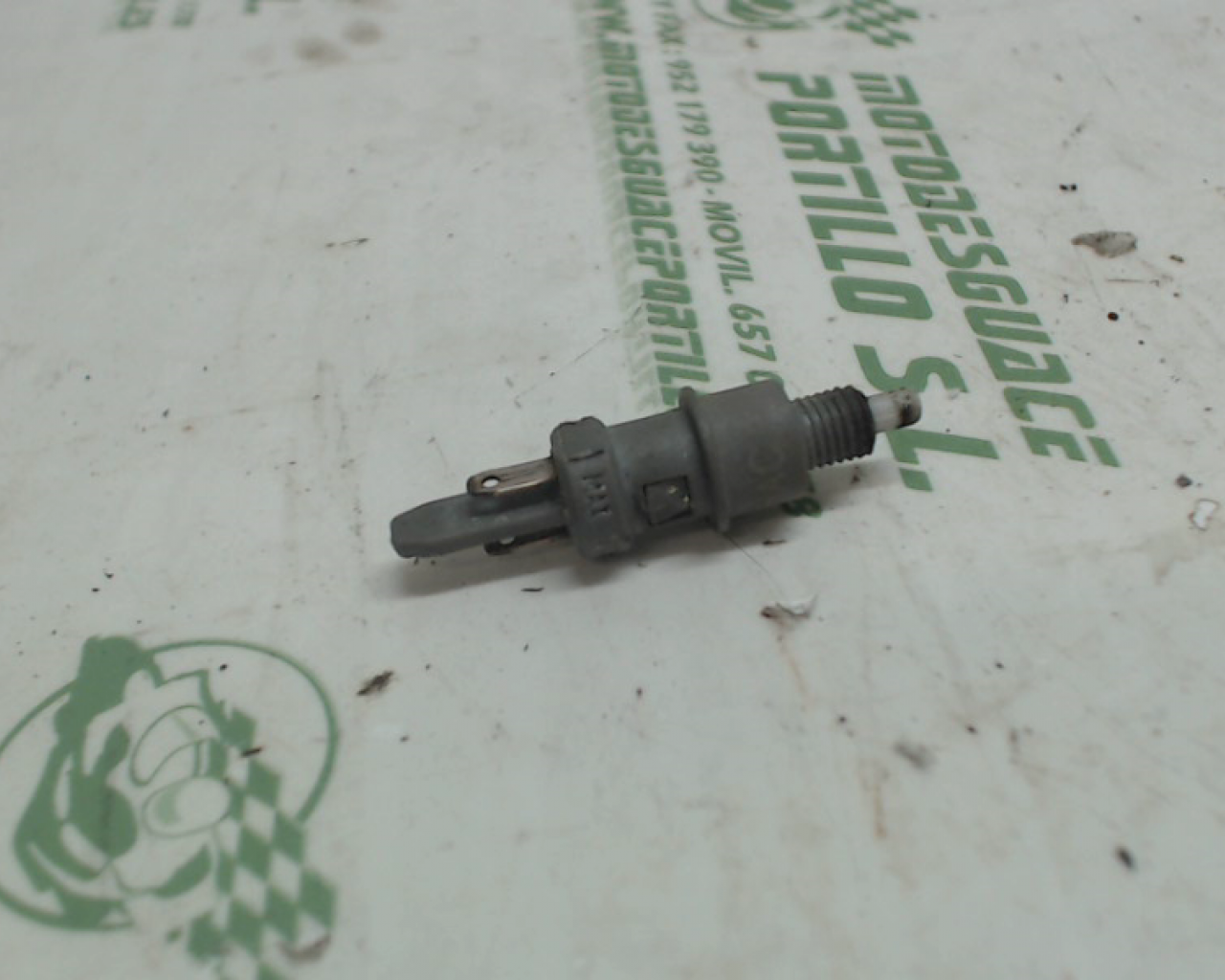 Sensor de freno trasero Peugeot Looxor 50 (2004-2005)