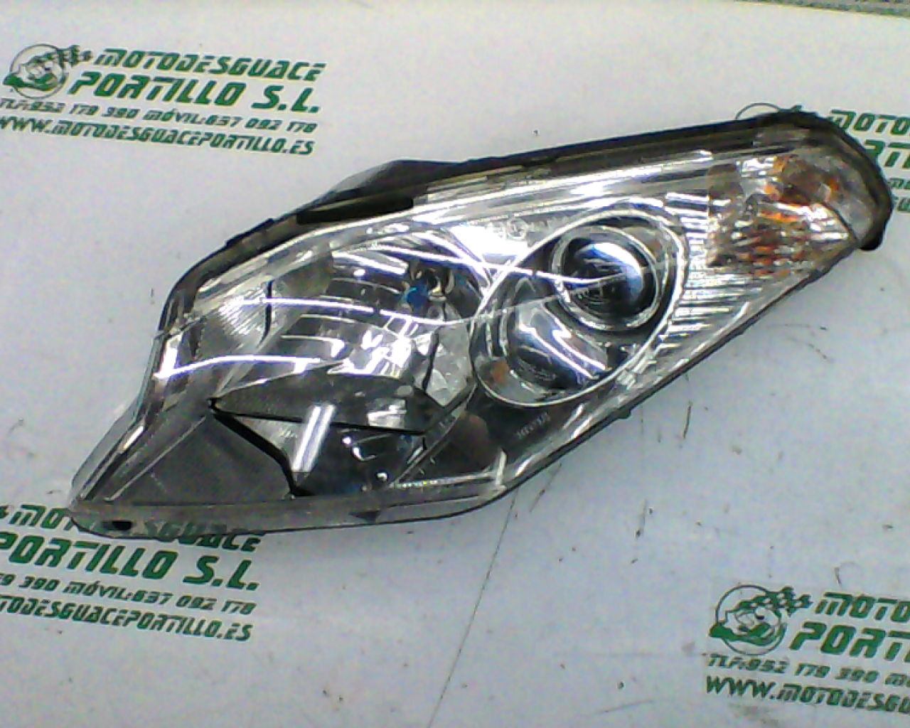 Faro derecho  Peugeot Satelis 125 (2006-2007)
