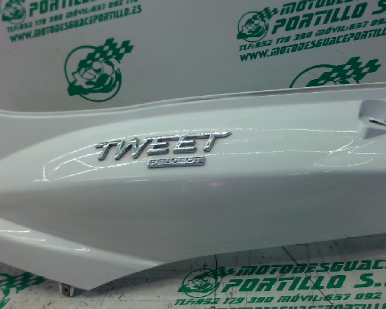 Carcasa lateral trasera izquierda Peugeot Tweet 50 4T (2011-2013)