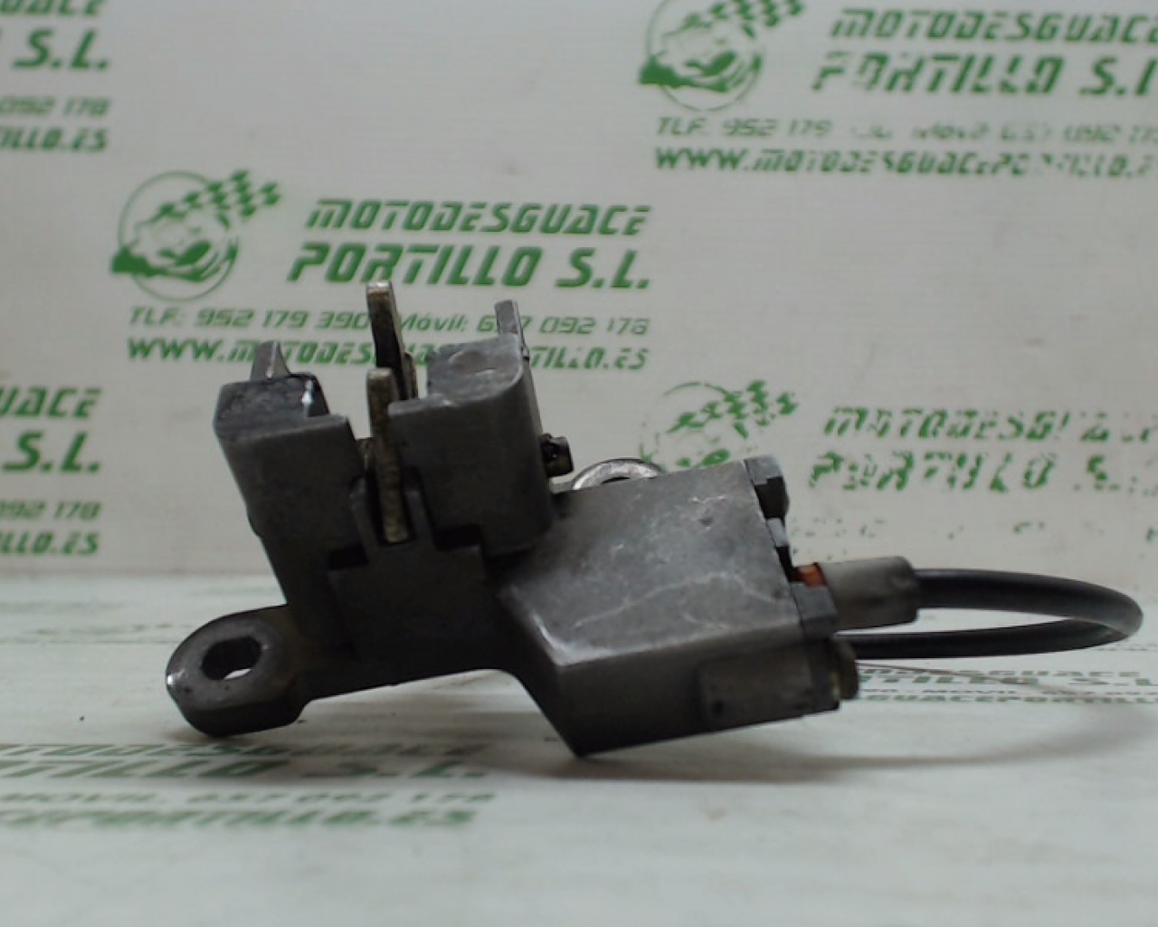 Cerradura del asiento Peugeot V clic 4T   50 (2005-2007)