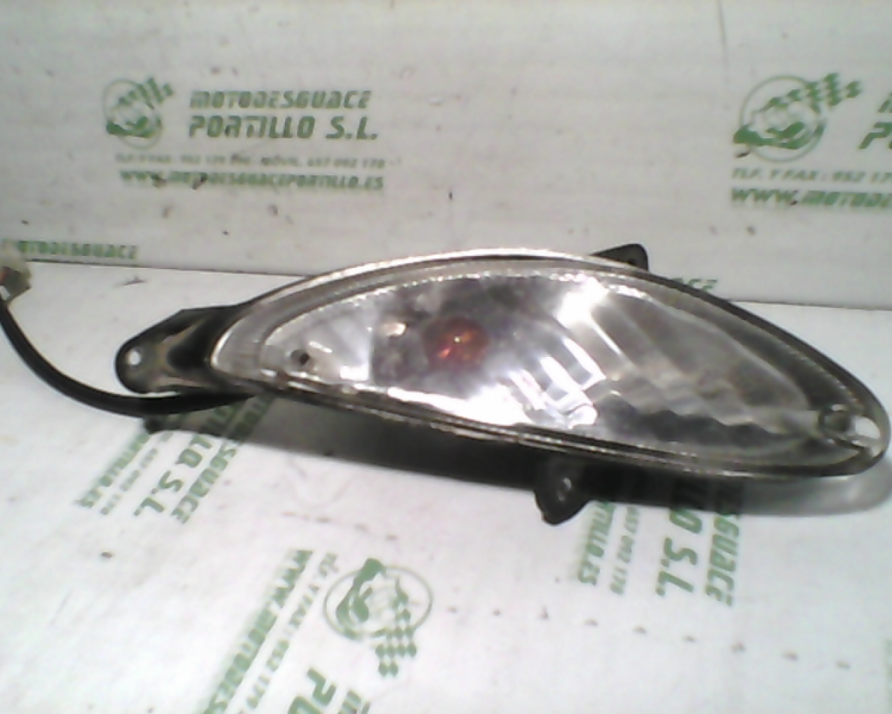 Intermitente delantero izquierdo Peugeot V clic 4T   50 (2005-2007)