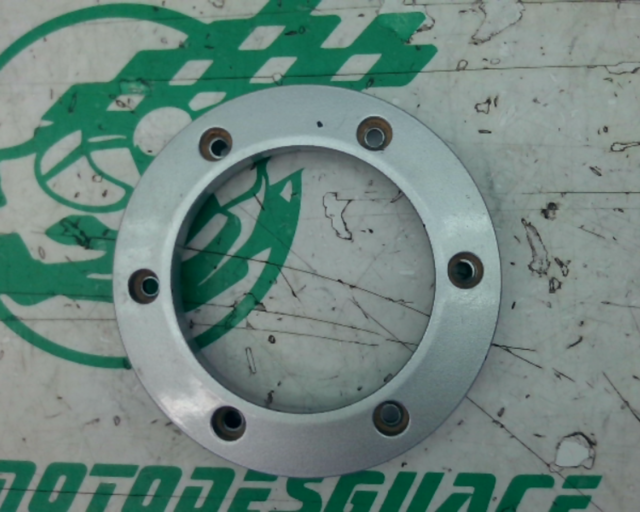 Embellecedor de tapa depósito de gasolina Piaggio BEVERLY 350I (2017-2018)