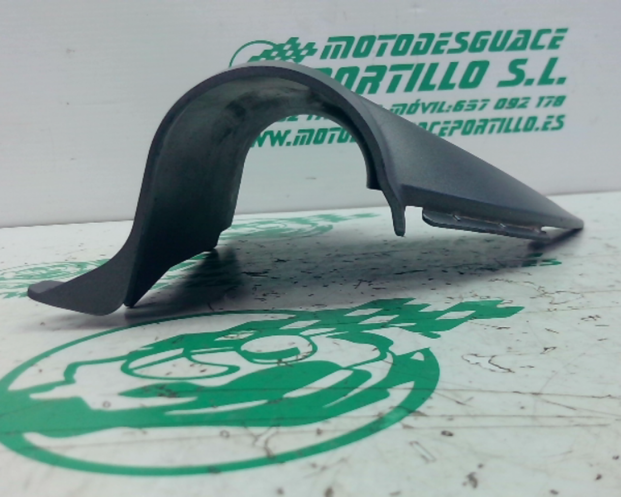 Embellecedor  Guardabarros  Delantero Izquierdo  Piaggio BEVERLY 350I (2017-2018)