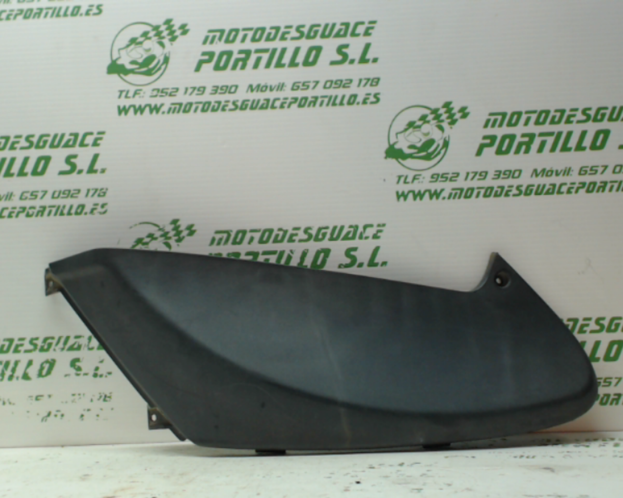 Carcasa lateral derecha Piaggio FLY 125 4T (2005-2007)