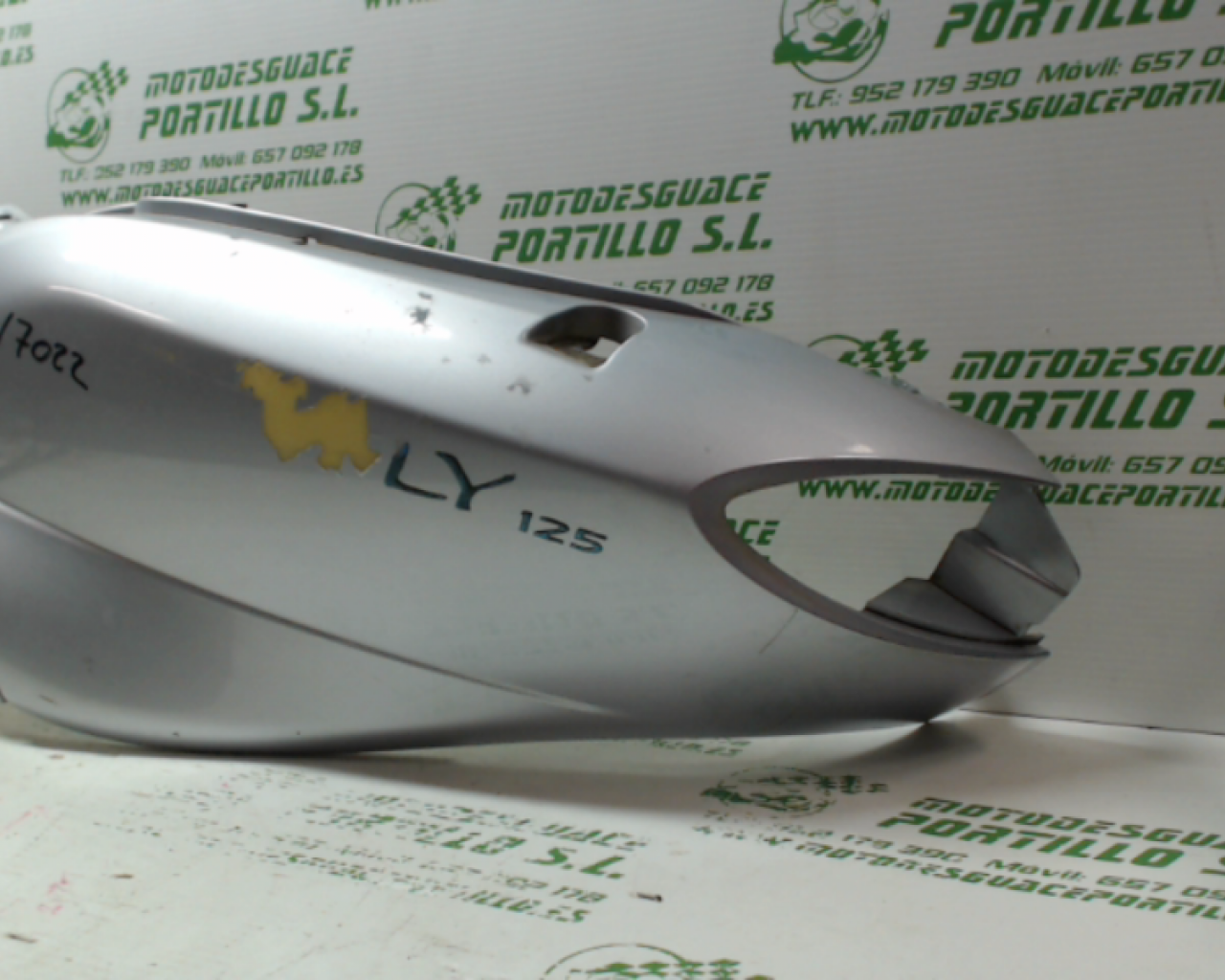 Carcasa lateral trasera izquierda Piaggio FLY 125 4T (2005-2007)