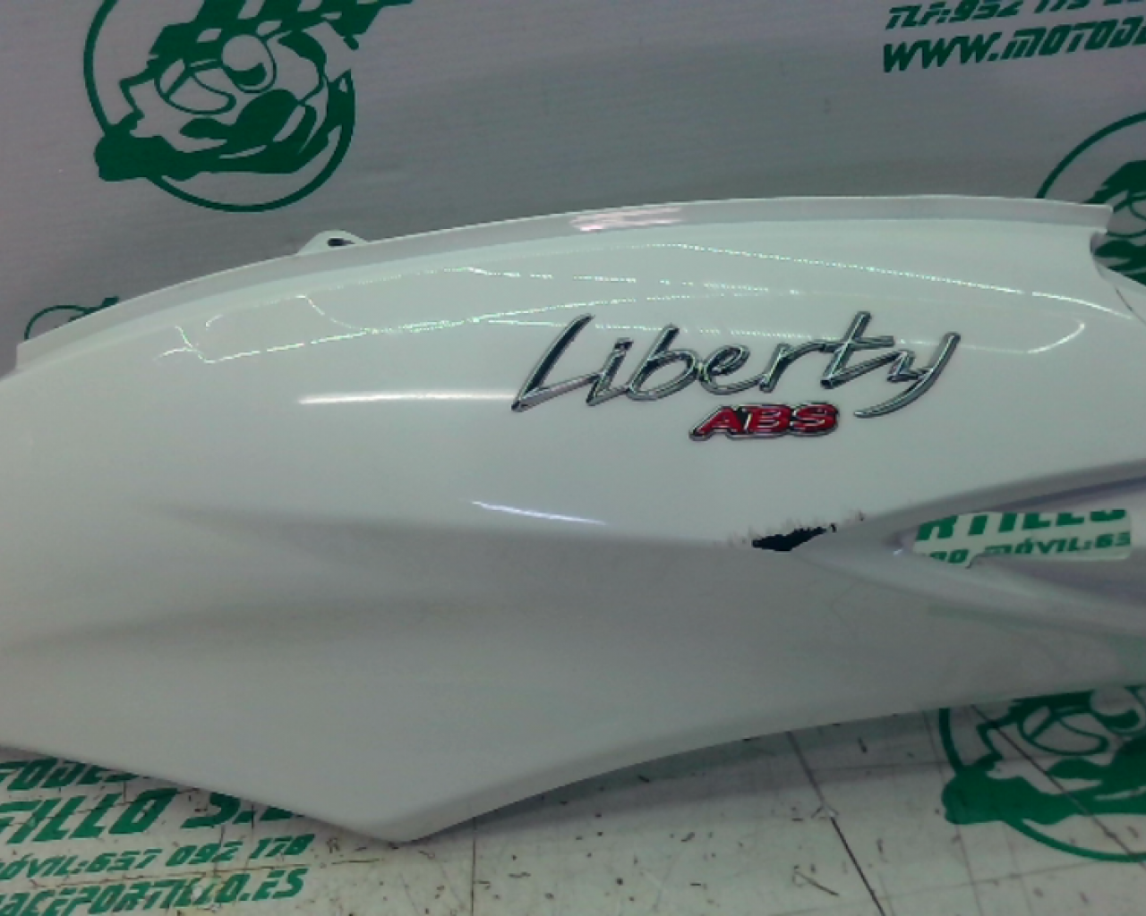 Carcasa lateral trasera izquierda Piaggio liberty 125 i 2023 (2023-2024)