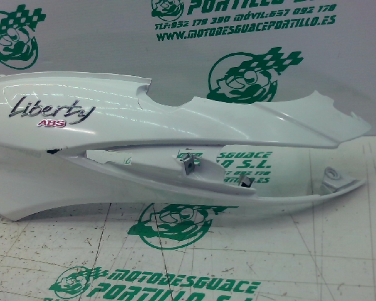 Carcasa lateral trasera izquierda Piaggio liberty 125 i 2023 (2023-2024)