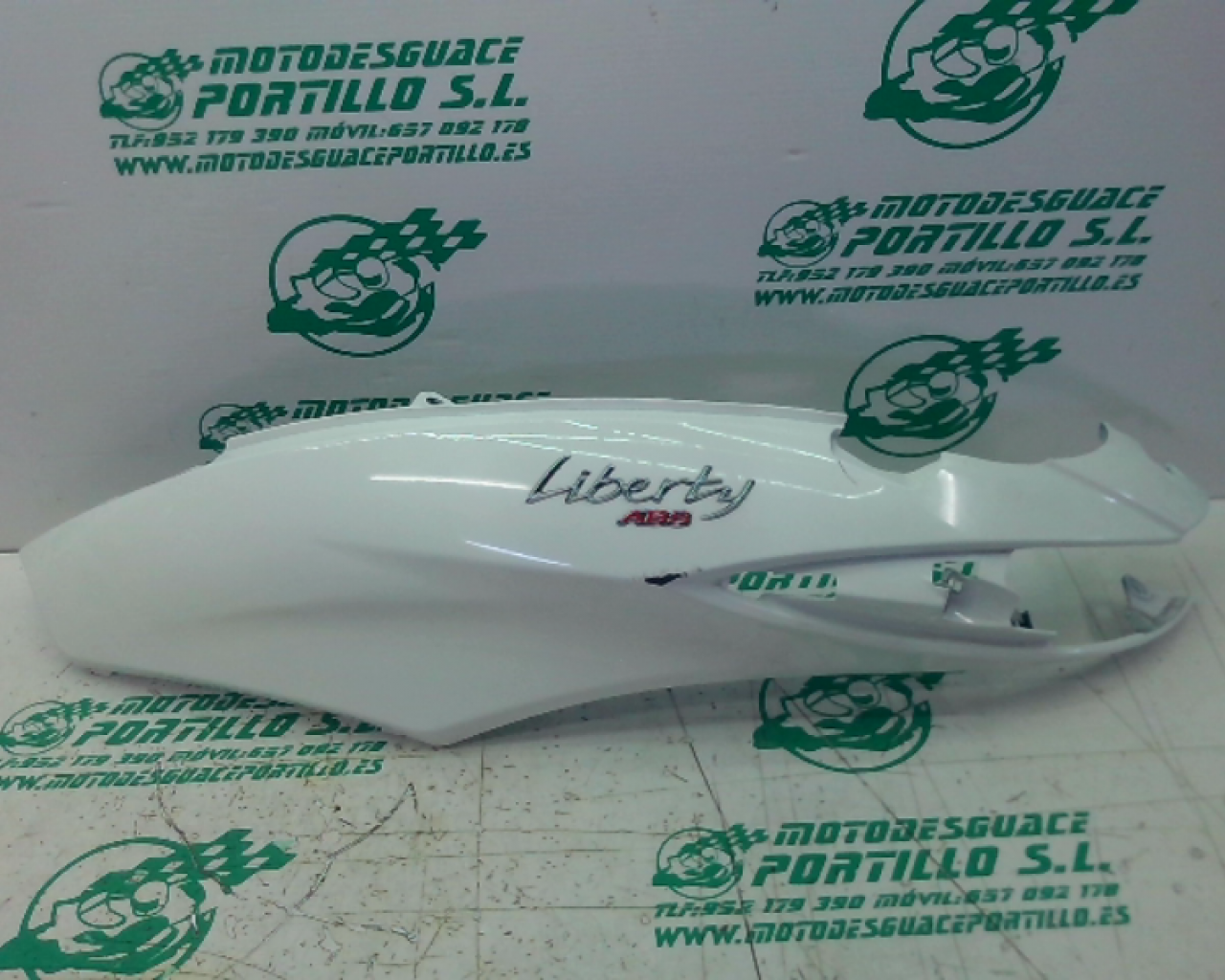Carcasa lateral trasera izquierda Piaggio liberty 125 i 2023 (2023-2024)