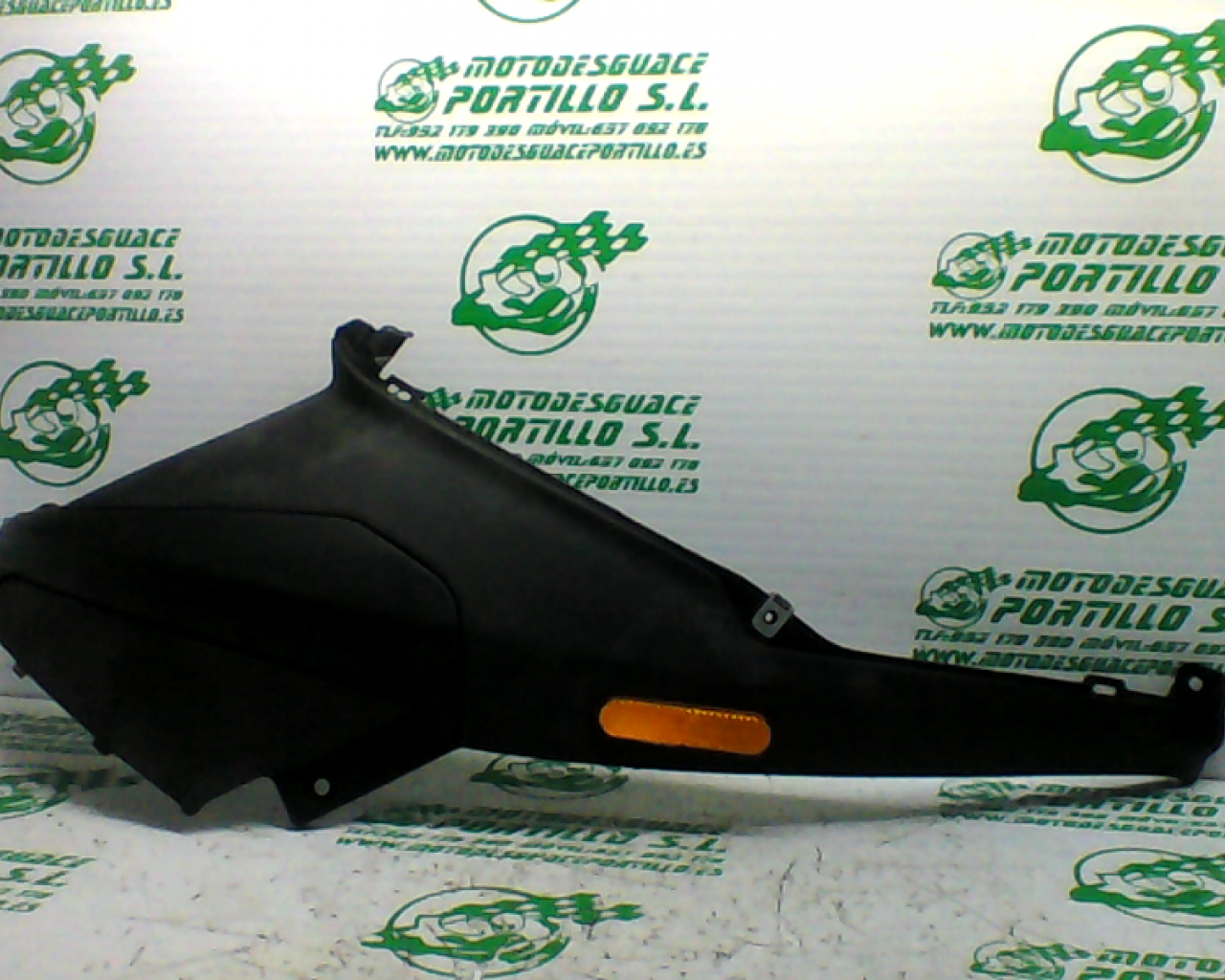 Carcasa lateral izquierda Piaggio NRG Power   50 (2007-2009)