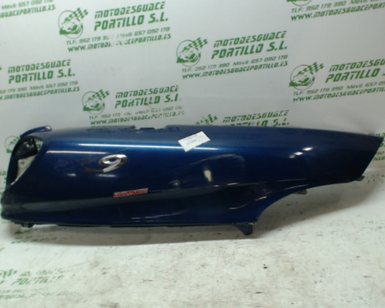 Carcasa lateral trasera derecha Piaggio X9 125 (2002-2007)