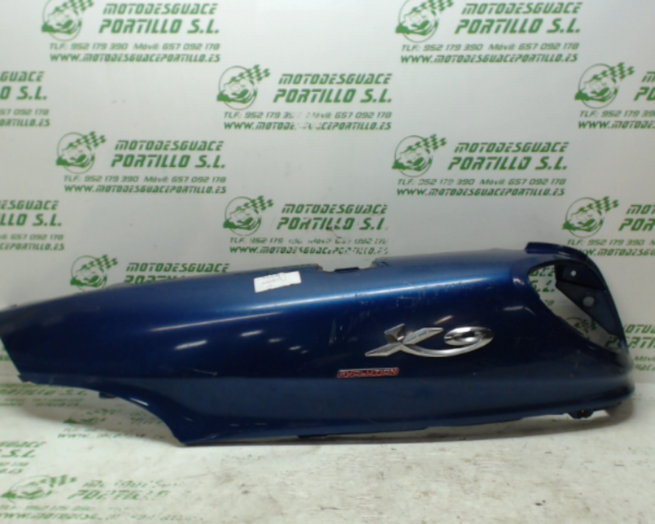 Carcasa lateral trasera izquierda Piaggio X9 125 (2002-2007)