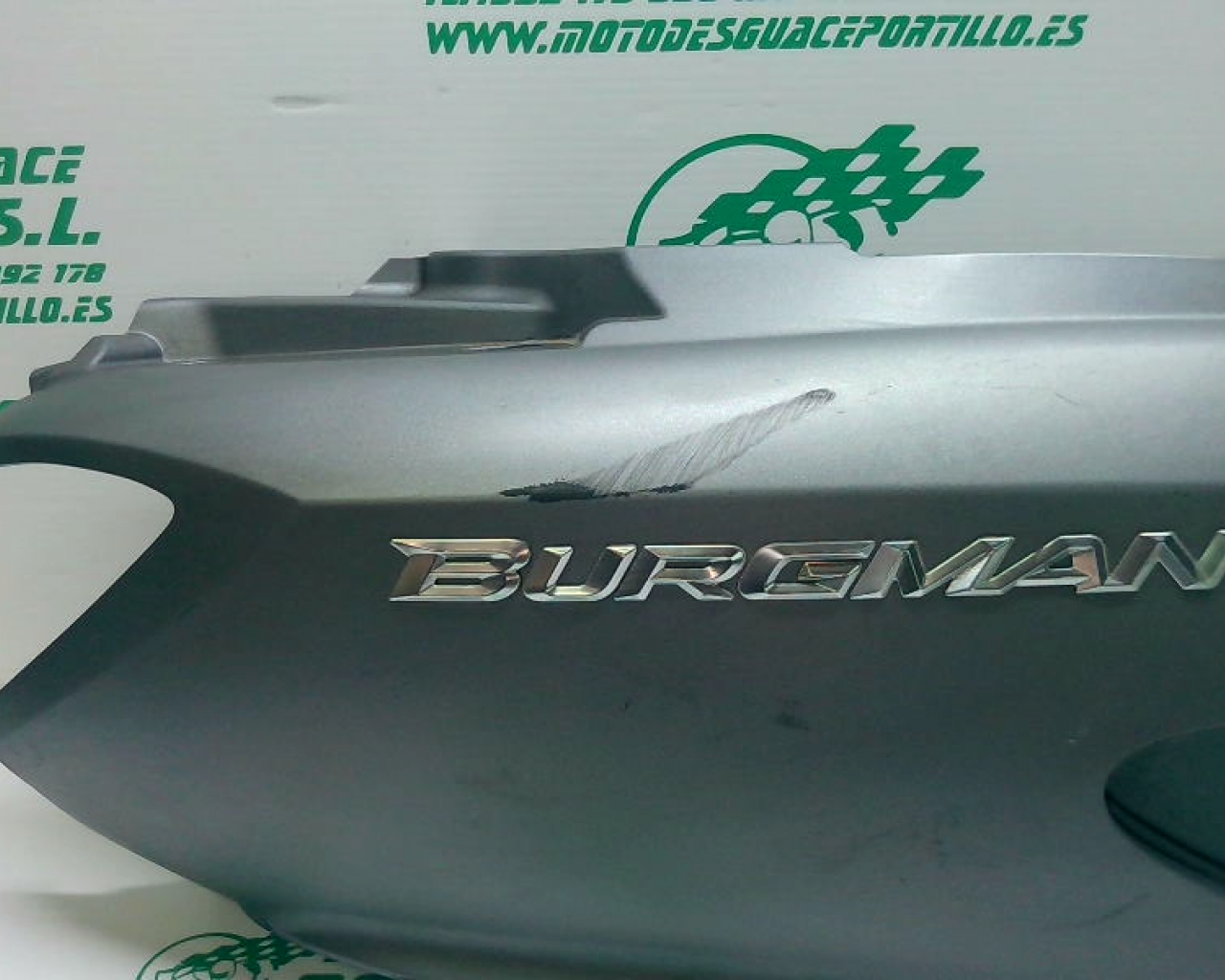 Carcasa lateral trasera derecha Suzuki BURGMAN 125 - 15 (2015-2017)