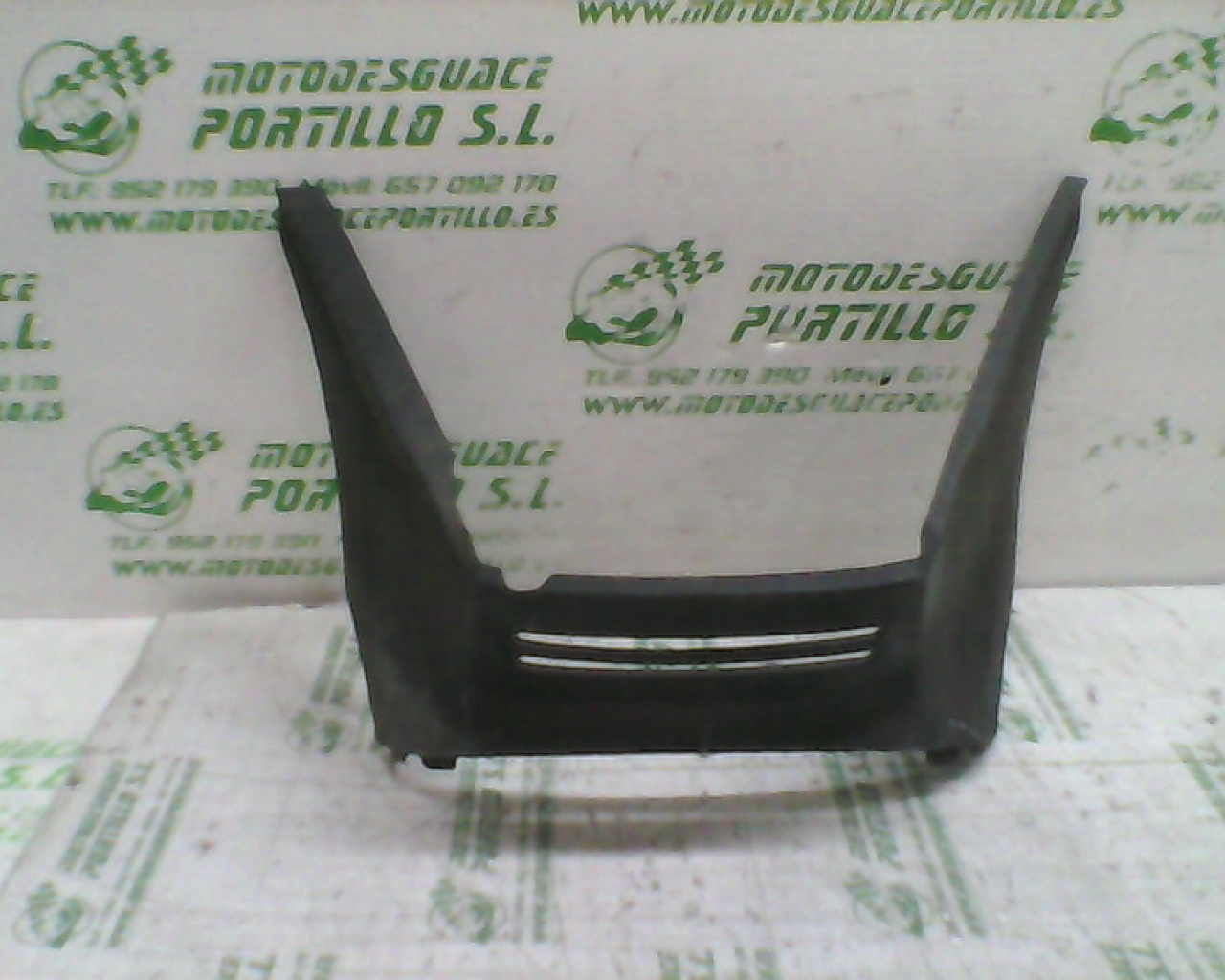 Carcasa bajo asiento Suzuki Burgman 125 (2002-2006)