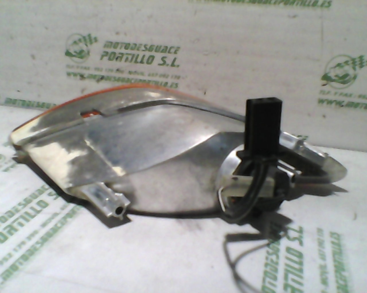 Intermitente delantero izquierdo Suzuki Burgman 125 (2002-2006)