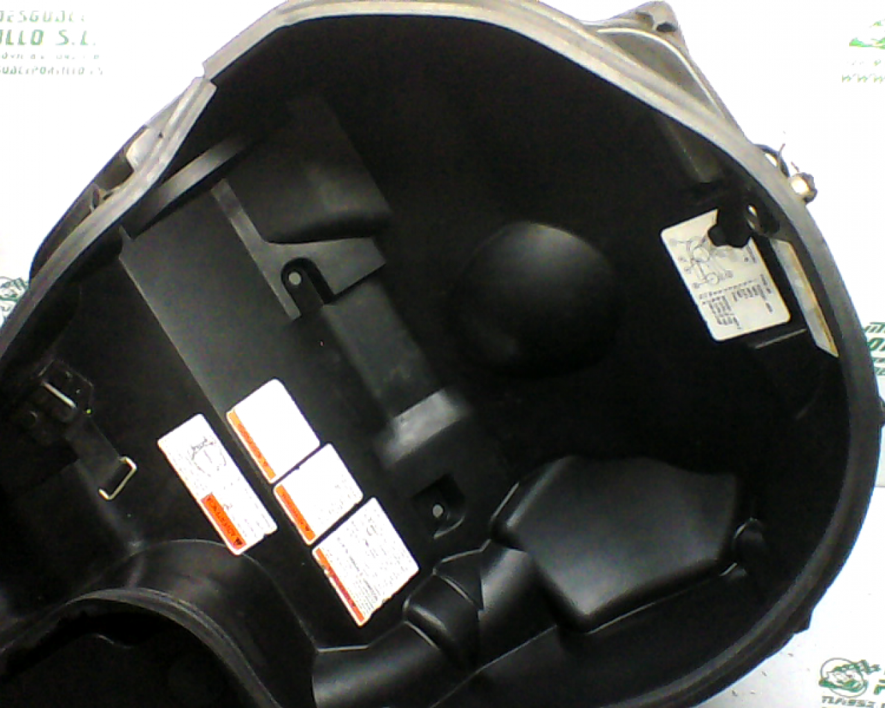Porta-casco Suzuki Burgman 125 (2002-2006)