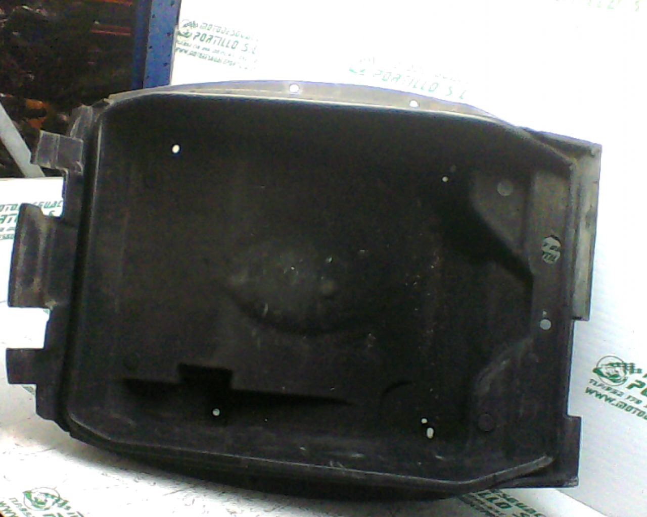 Porta-casco Suzuki BURGMAN 400 (1999-2001)