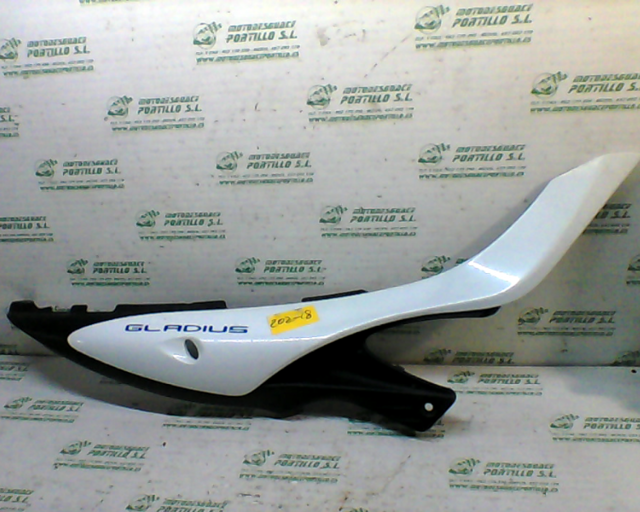 Carcasa lateral trasera derecha Suzuki GLADIUS SFV 650 I (2009-2011)