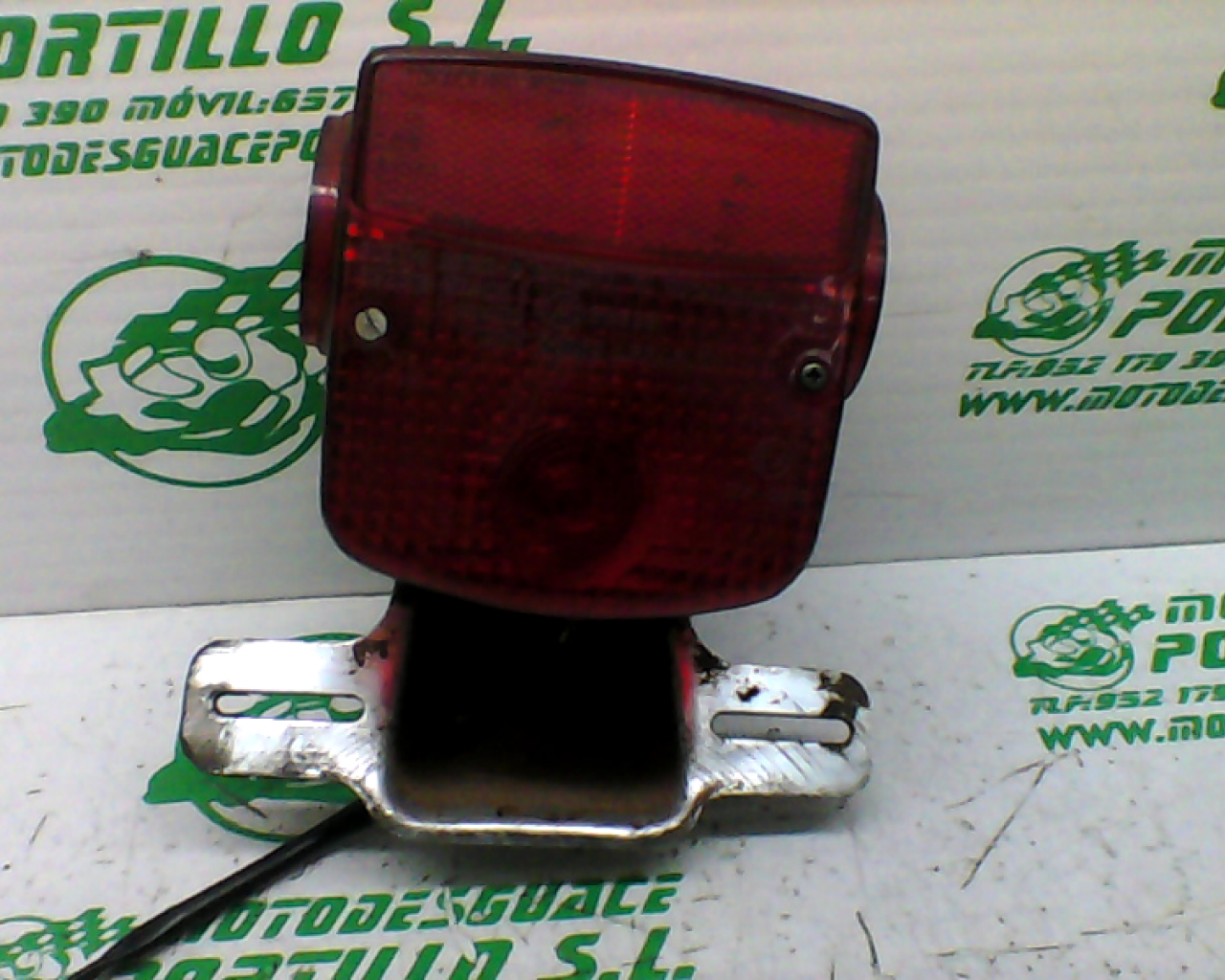 Portamatrícula con piloto  Suzuki GN 250 (1999-2000)