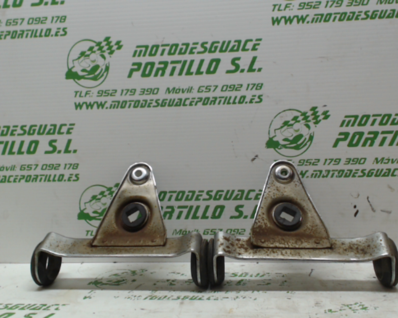 Soporte de faro Suzuki GN 250 (1999-2000)