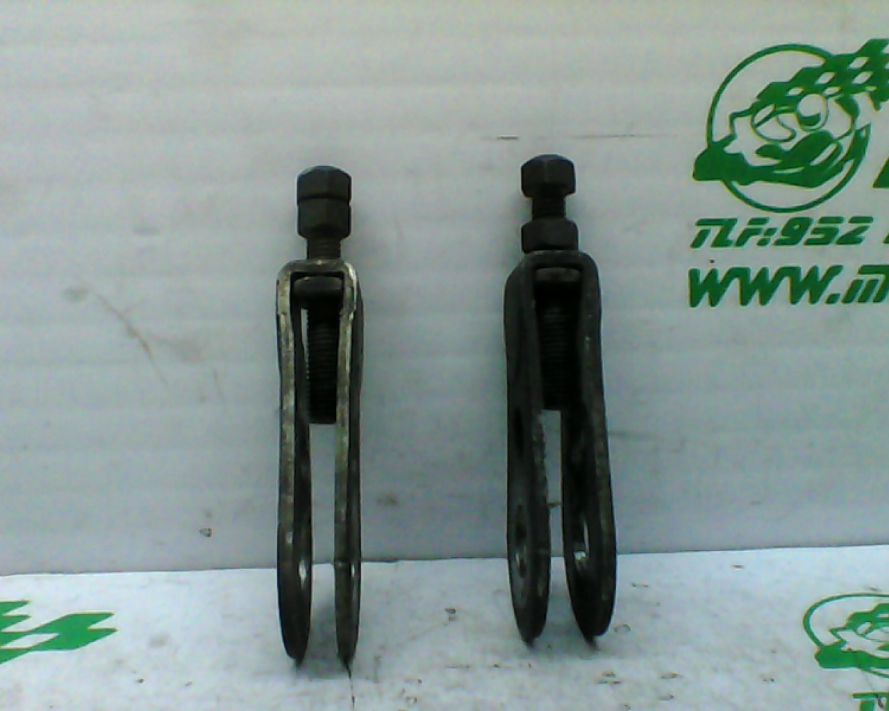 Tensores de rueda trasera Suzuki GN 250 (1999-2000)