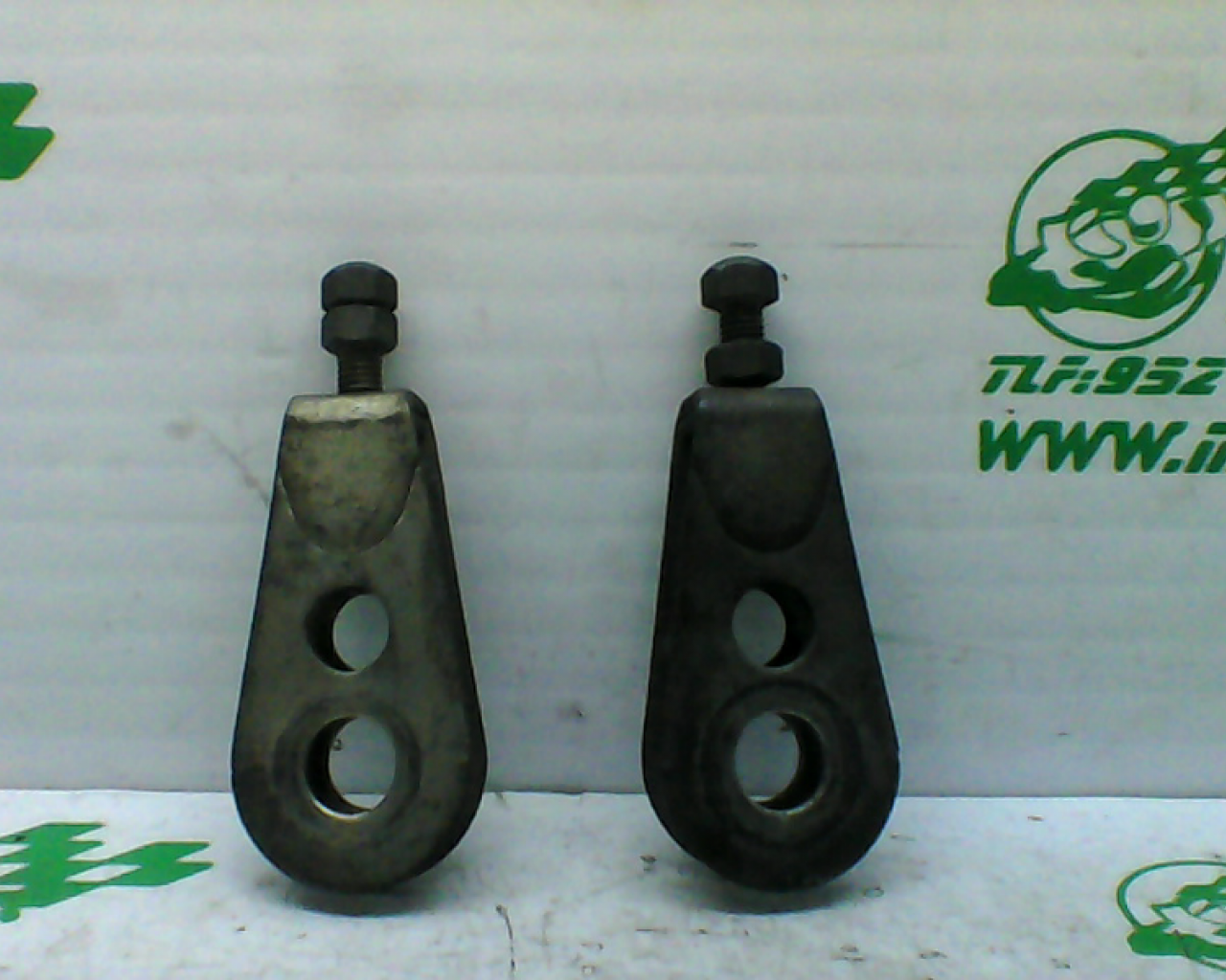 Tensores de rueda trasera Suzuki GN 250 (1999-2000)