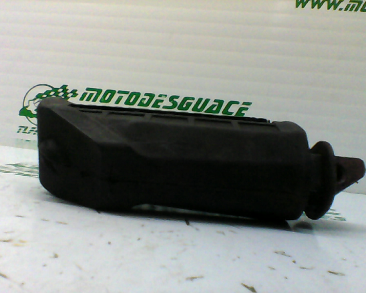 Reposapies delantero izquierdo Suzuki GS-500-F (2001-2007)