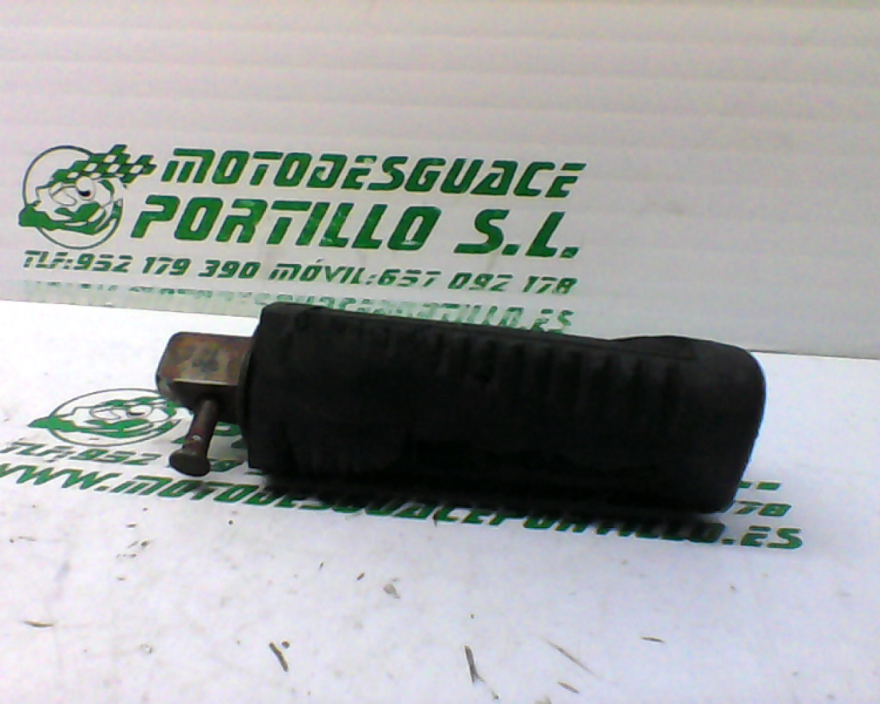 Reposapies delantero izquierdo Suzuki GS-500-F (2001-2007)