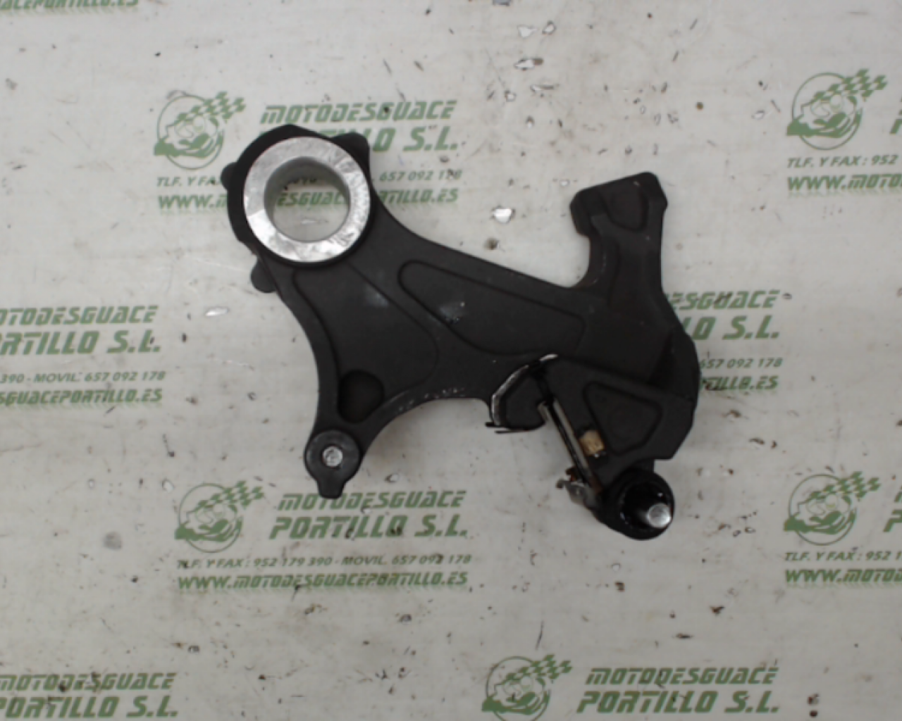 Soporte de pinza freno trasera Suzuki Gsr  600 (2006-2007)