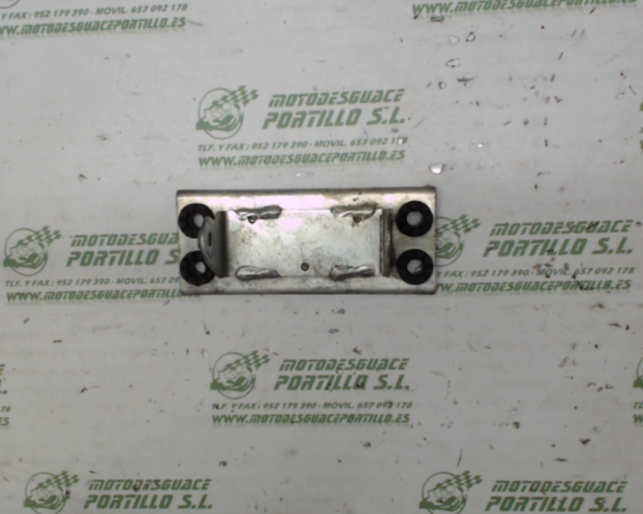 Soporte deposito de gasolina Suzuki Gsr  600 (2006-2007)