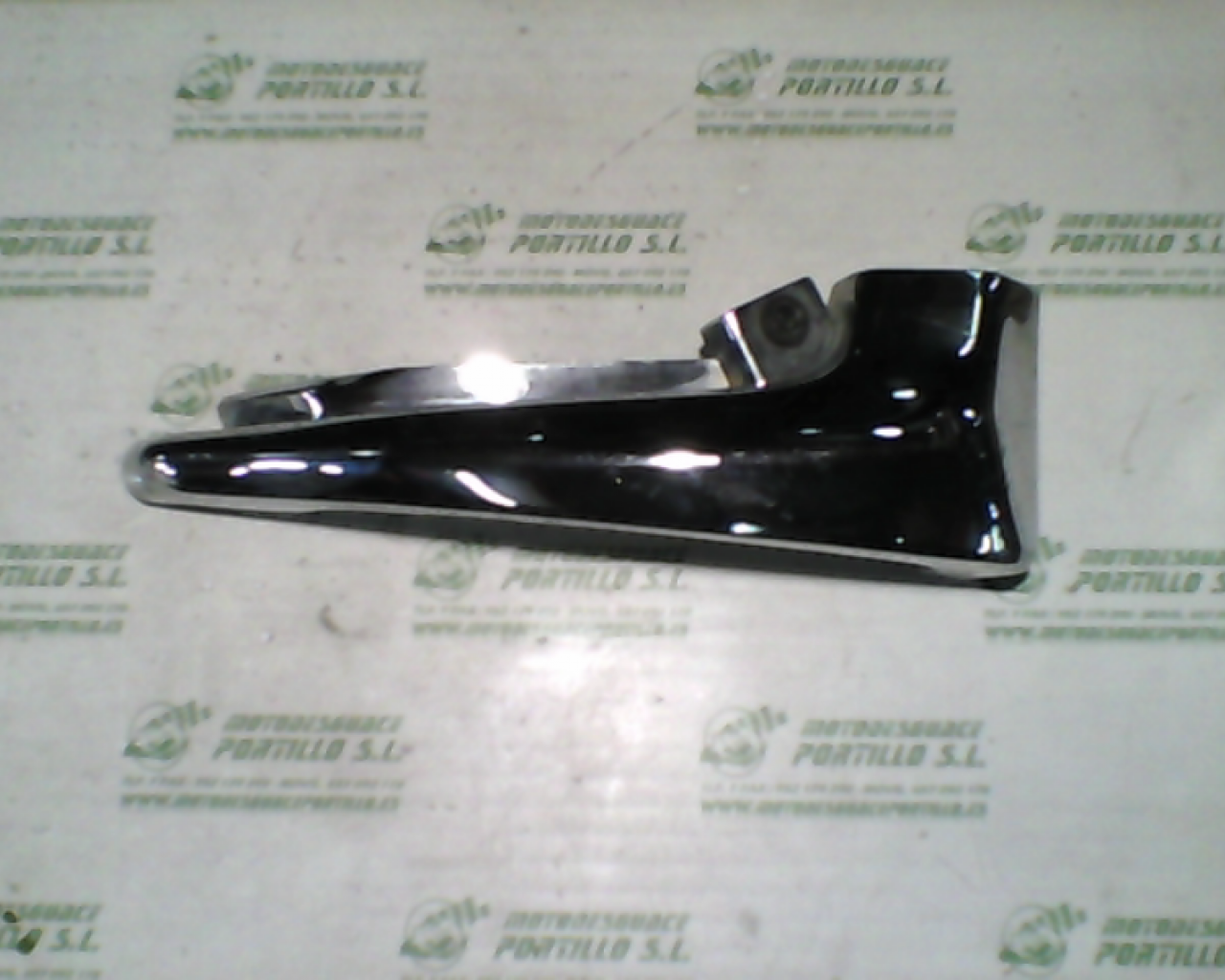 Embellecedor lateral izquierdo Suzuki Intruder 250 (2006-2007)