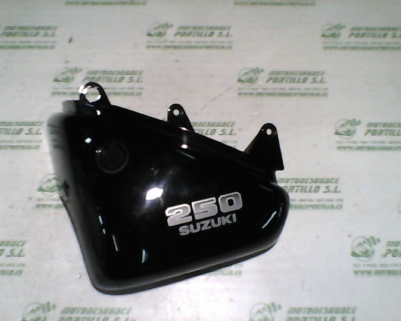 Tapa caja de filtro Suzuki Intruder 250 (2006-2007)